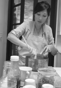 Jen Low creating a batch of Gojiccino.